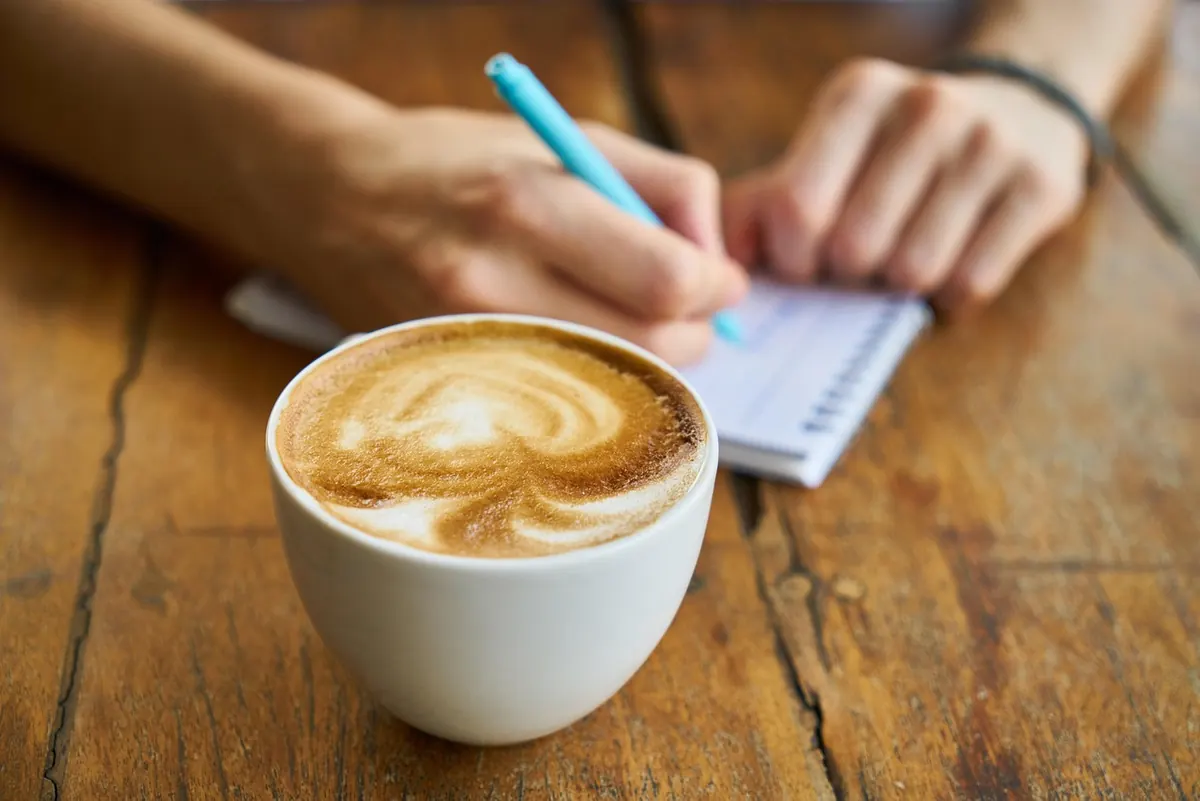 Morning Pages vs Gratitude Journaling: Which Practice Suits You?